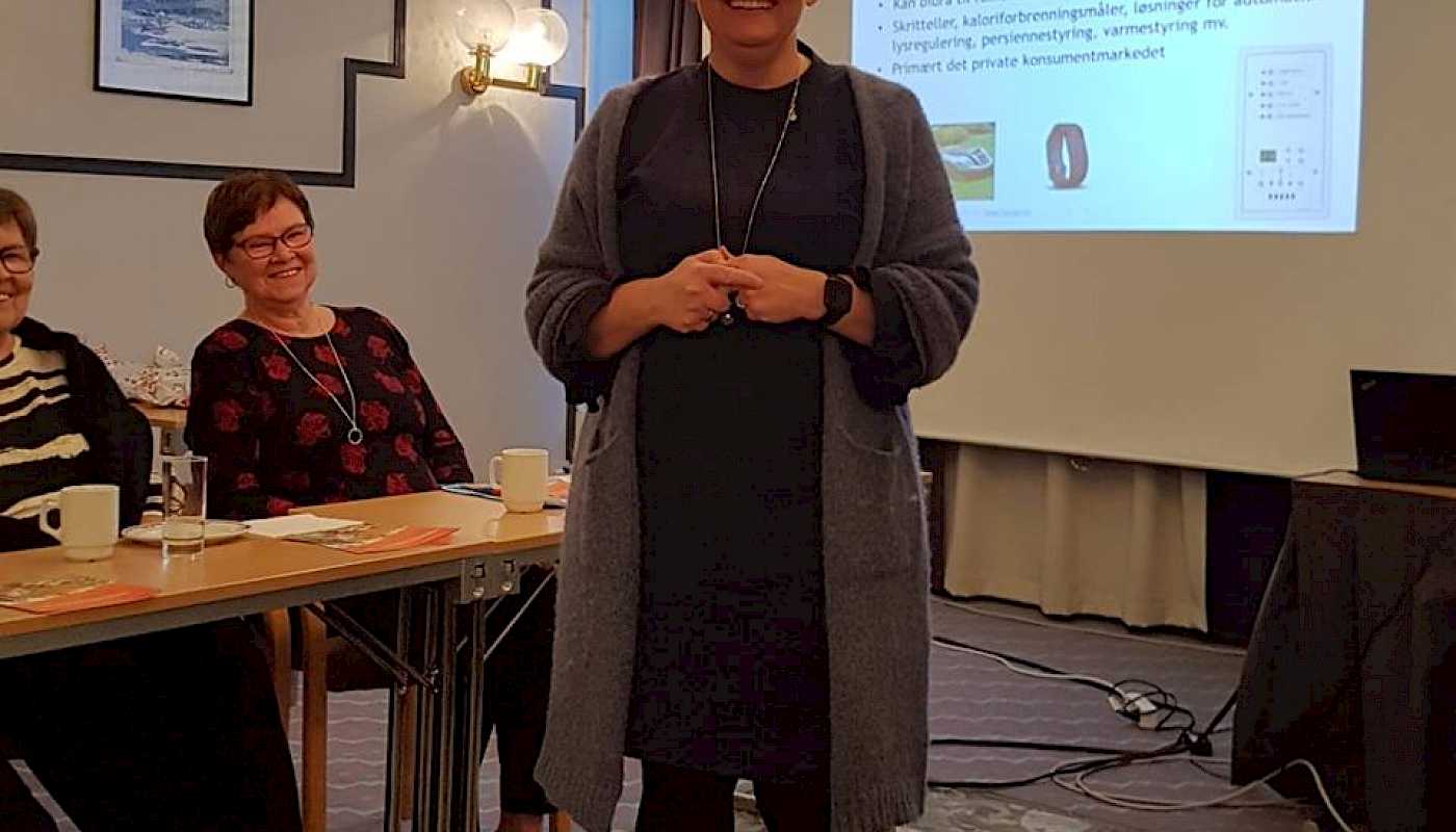 REFERAT FRA JULEMØTET 28. NOVEMBER PÅ TINGVOLD HOTELL.