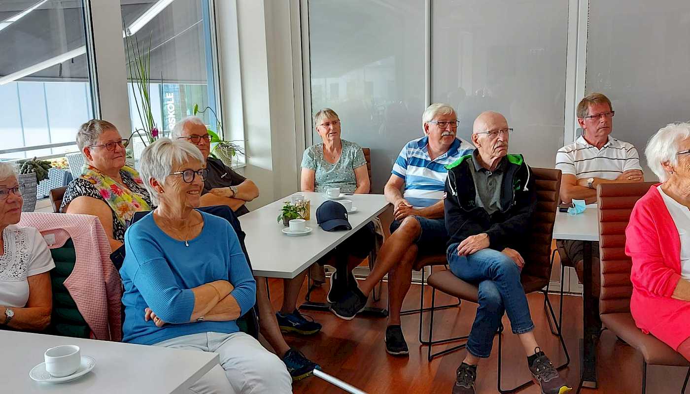 Nytt kaffetreff på Hamar med 24 postpensjonister til stede