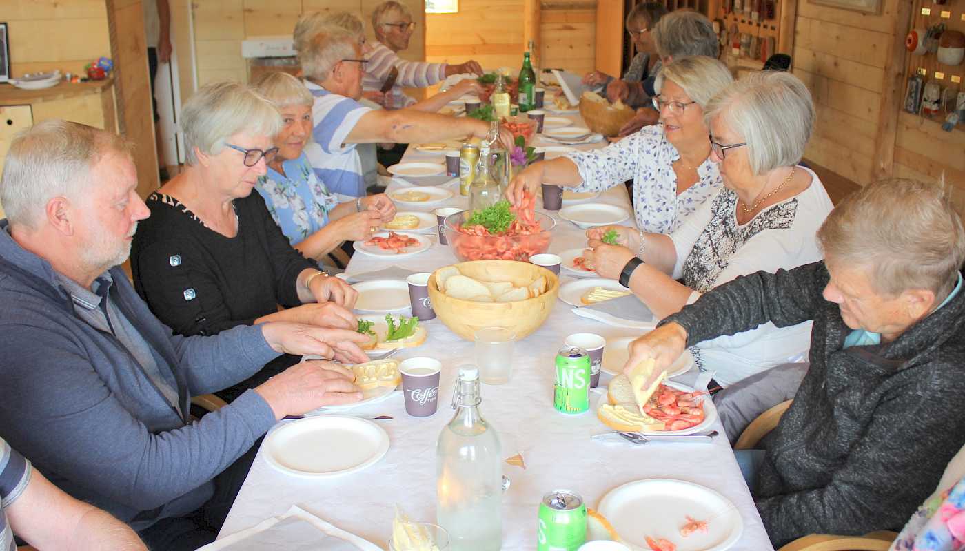Medlemsmøter med reker på menyen