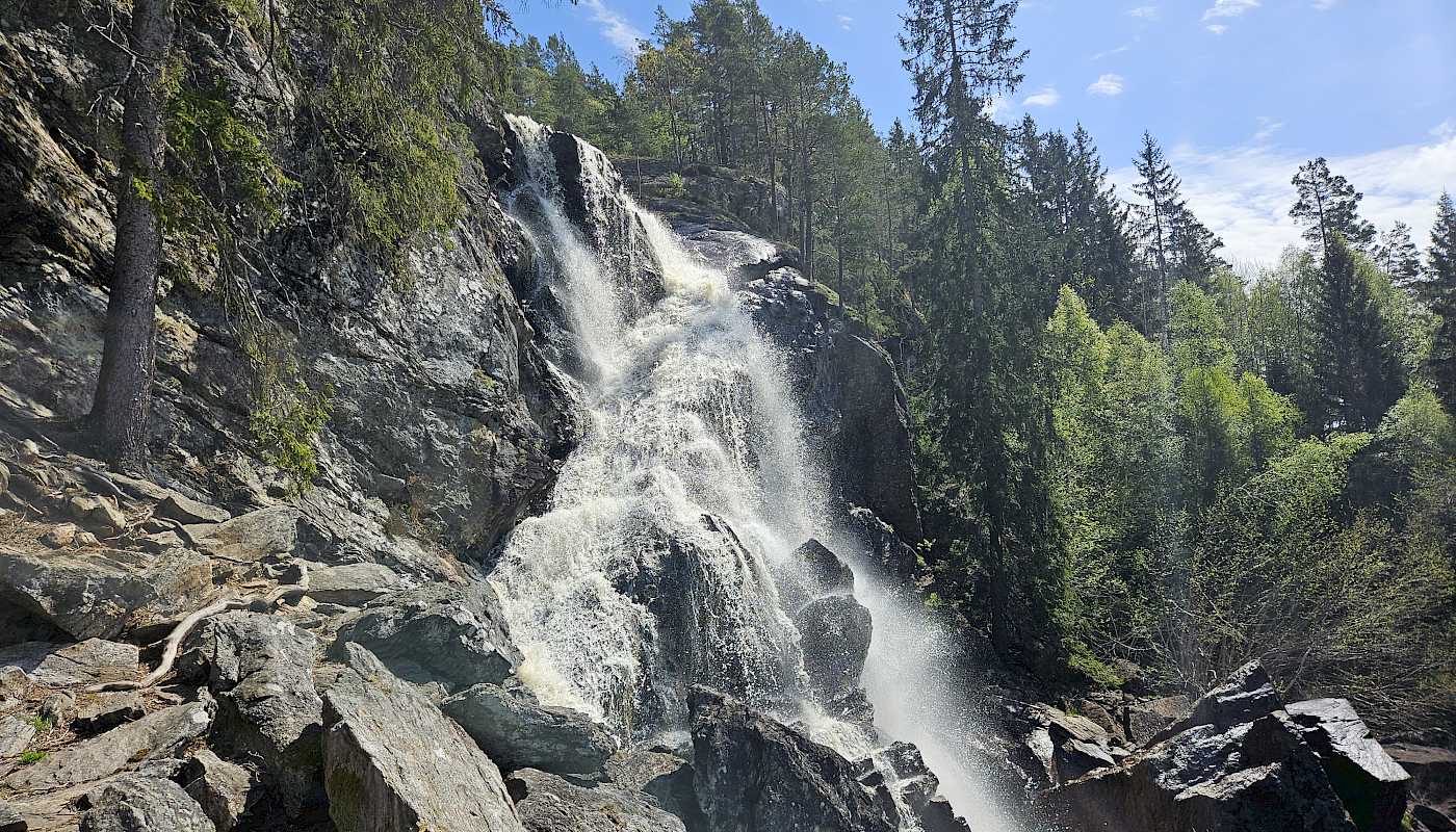 Elgåfossen - helt på grensen
