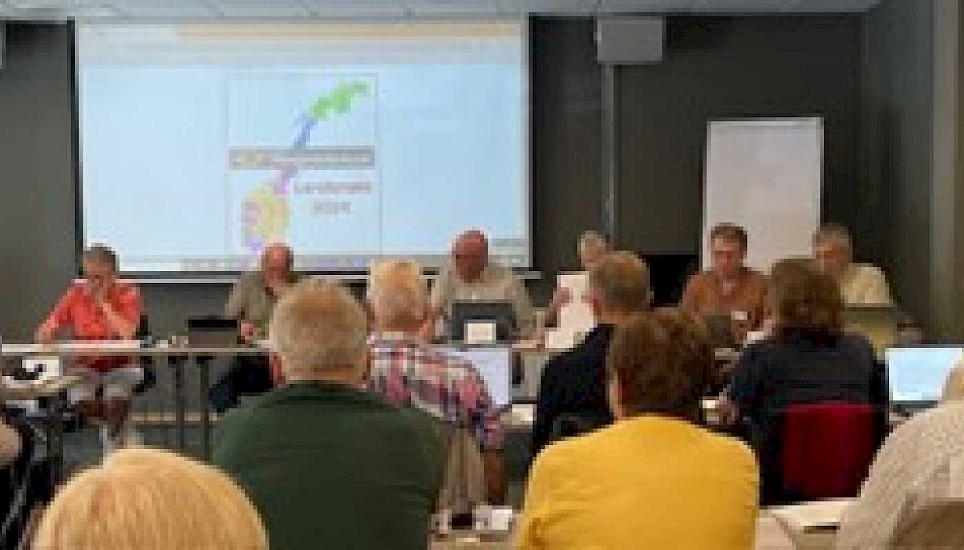 Leder Kjellaug Kristiansen Jota kunne ønske 40 delegater og 5 gjester velkommen da Postens Pensjonistforbunds Landsmøte ble åpnet mandag 3.jun i 2024.