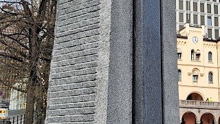 Bilde som viser Fredsmonument på Youngstorget